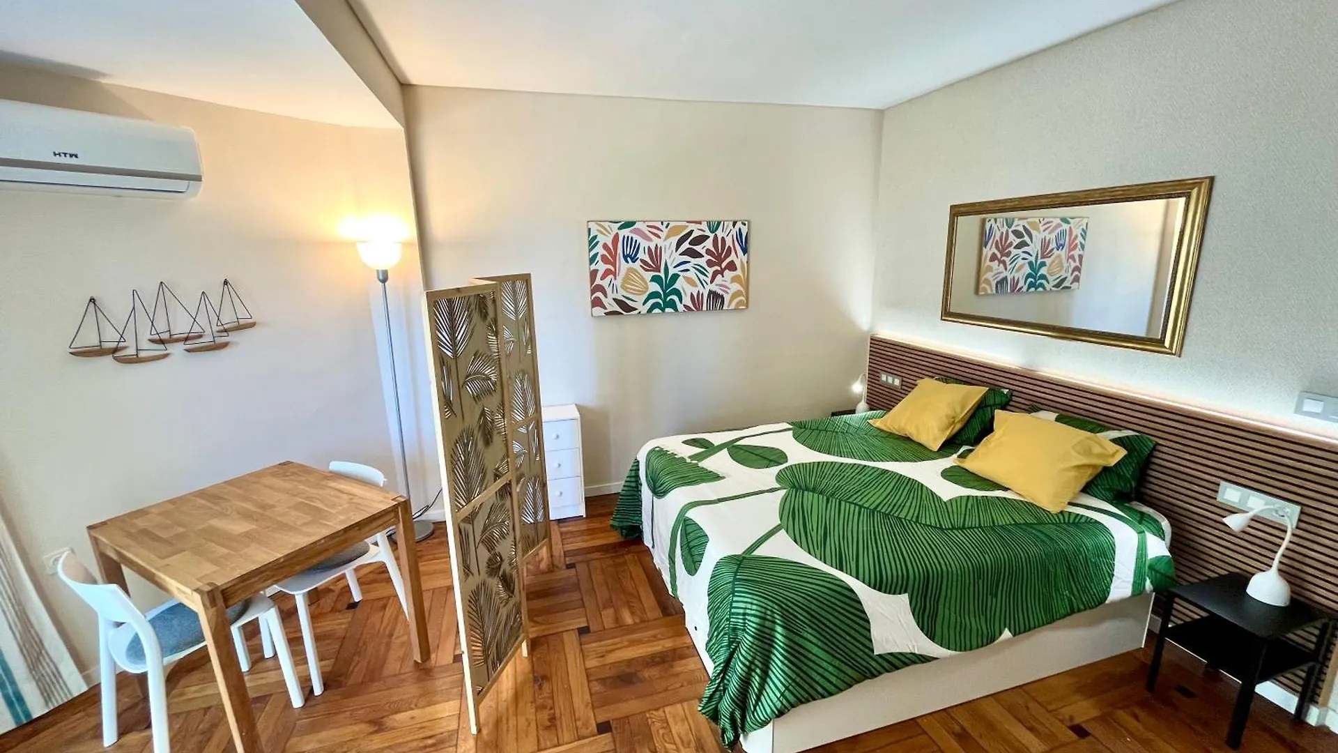 Estudio Venus Marbella 0*,